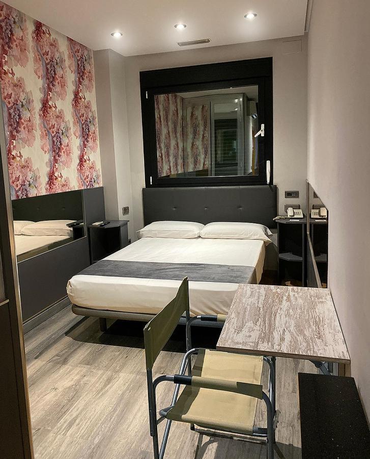 Hotel Fabrik ウマネス・デ・マドリード エクステリア 写真